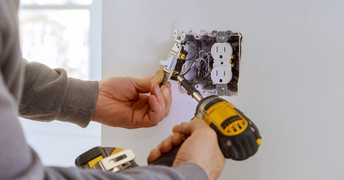 Identifying Signs of a Faulty Electrical Outlet - Redline Electrical ...